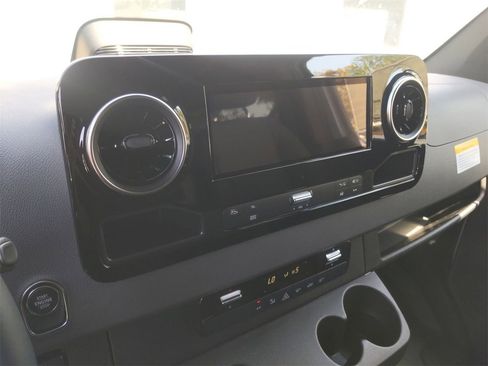 New 2025 Mercedes-Benz Sprinter 2500 image 6