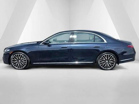 Used 2022 Mercedes-Benz S 500 4MATIC w/ 3D Technology Package image 4