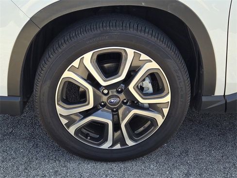 Certified 2025 Subaru Ascent Touring image 12