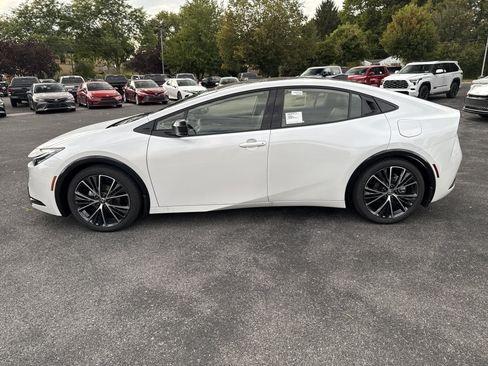 New 2026 Toyota Prius XLE image 5