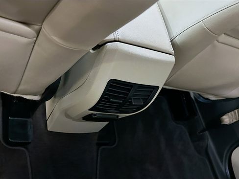 Used 2018 Ford Escape Titanium w/ Ford Safe & Smart Package image 28