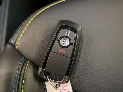 New 2025 Ford Maverick Lobo image 35