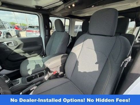 Used 2025 Jeep Wrangler Unlimited Sahara AWD/4WD image 9