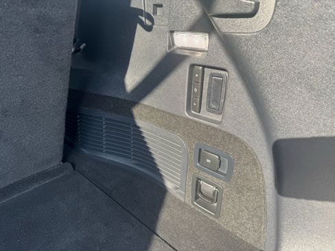 Used 2025 Lincoln Aviator 2WD image 18