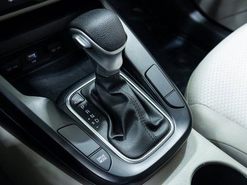 Used 2023 Kia Soul LX w/ LX Technology Package image 17