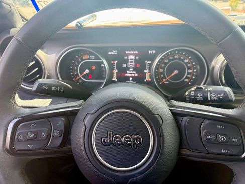 Used 2023 Jeep Wrangler Unlimited Sport AWD/4WD image 13