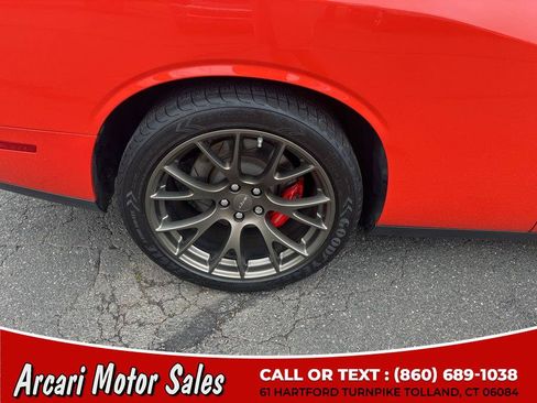 Used 2016 Dodge Challenger SRT Hellcat RWD image 16