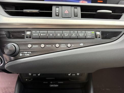 Used 2019 Lexus ES 350 w/ Premium Package image 26