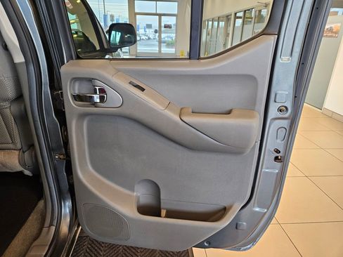 Used 2005 Nissan Frontier SE image 28