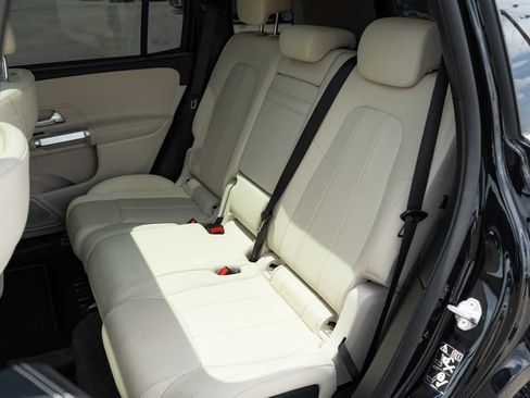 Used 2022 Mercedes-Benz GLB 250 image 14