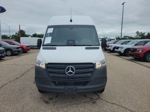 Used 2025 Mercedes-Benz Sprinter 2500 image 14