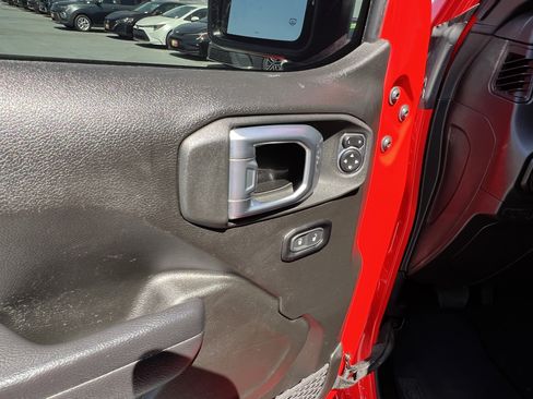 Used 2024 Jeep Gladiator Sport AWD/4WD image 22