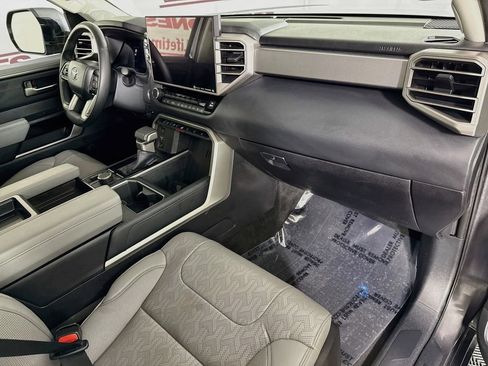 Used 2024 Toyota Tundra Limited AWD/4WD image 30
