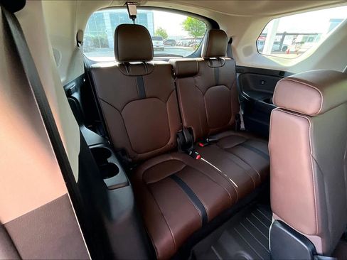 Used 2024 Honda Pilot Elite image 36