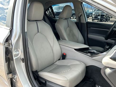 Used 2022 Toyota Camry SE image 18