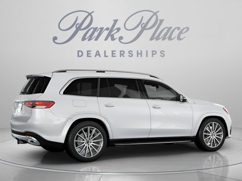 New 2026 Mercedes-Benz GLS 580 4MATIC image 21