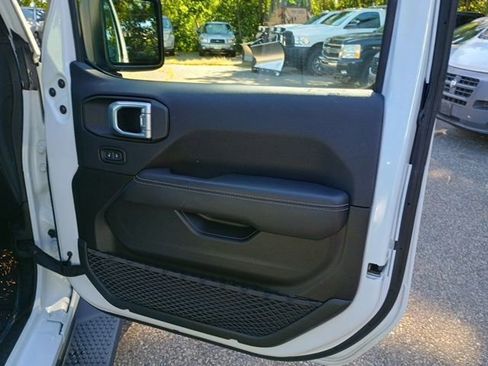 Used 2022 Jeep Wrangler Unlimited Sahara w/ LED Lighting Group image 13