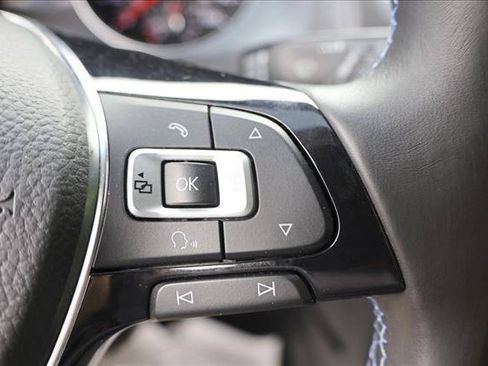 Used 2015 Volkswagen e-Golf SEL Premium FWD image 16