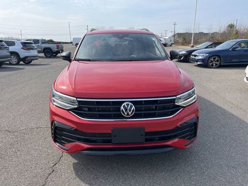 Used 2024 Volkswagen Tiguan SE R-Line image 2