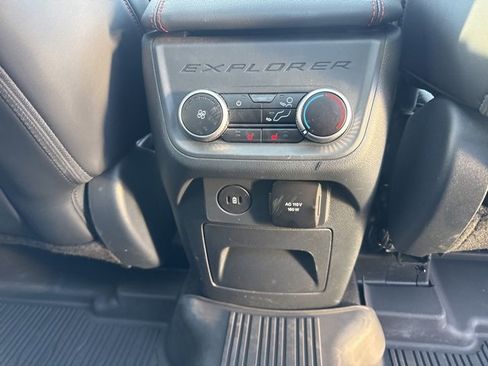 Used 2025 Ford Explorer ST-Line w/ Premium Package image 16