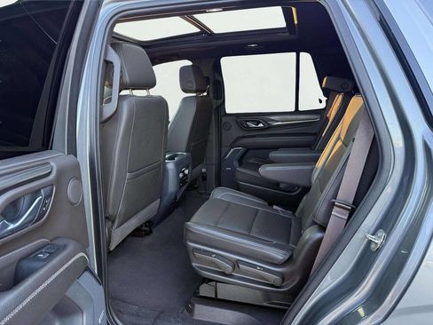 Used 2021 GMC Yukon Denali w/ Denali Premium Package image 11