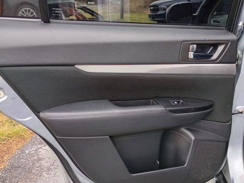 Used 2014 Subaru Outback 2.5i Premium image 16