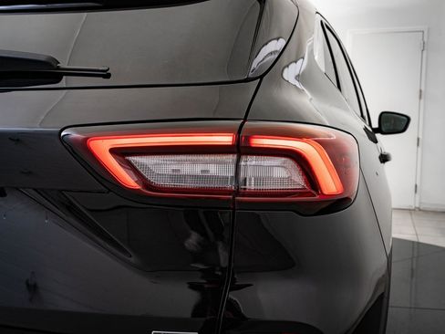 Used 2024 Ford Escape SE w/ Class II Trailer Tow Package image 16