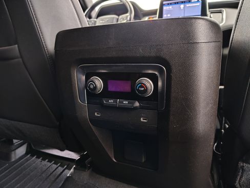 Used 2021 Chevrolet Tahoe Z71 image 37