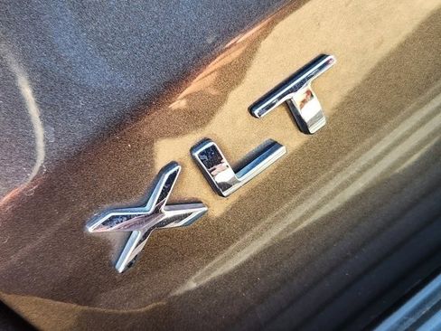 Used 2021 Ford Expedition XLT image 11