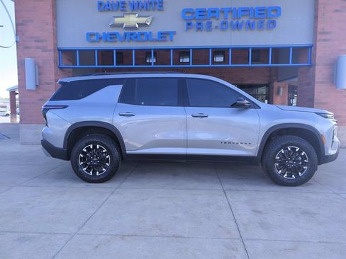Used 2026 Chevrolet Traverse Z71 w/ LPO, Floor Liner Package AWD/4WD image 9