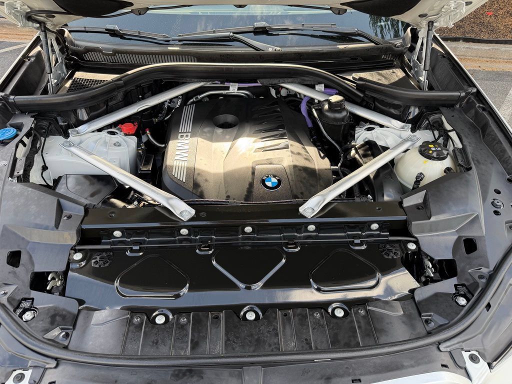 Used 2025 BMW X5 xDrive40i AWD/4WD image 6