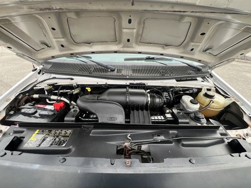 Used 2013 Ford E-250 and Econoline 250 image 9