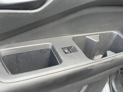 Used 2023 Nissan Pathfinder S FWD image 16