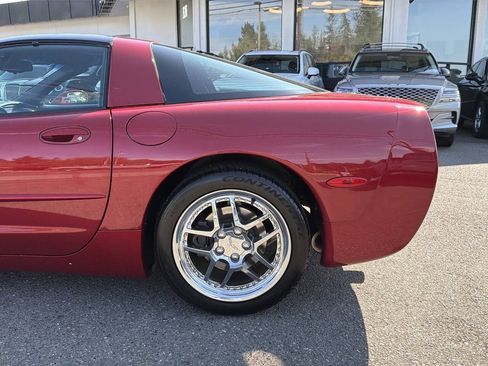 Used 1999 Chevrolet Corvette Coupe w/ Roof Pkg RWD image 3