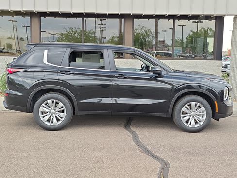 New 2026 Mitsubishi Outlander ES FWD image 9