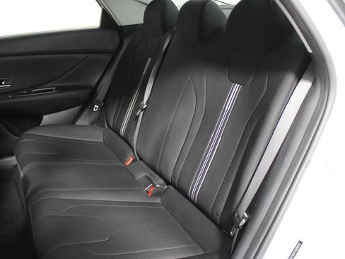 Used 2021 Hyundai Elantra SEL FWD image 17