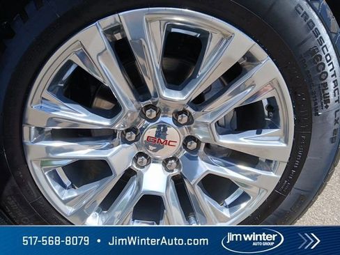 Used 2025 GMC Yukon Denali AWD/4WD image 3