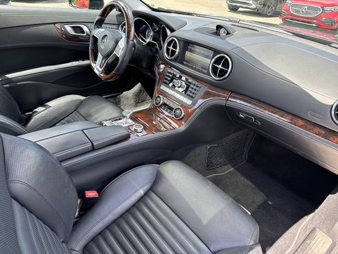 Used 2014 Mercedes-Benz SL 550 image 12