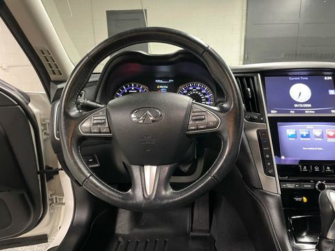 Used 2017 INFINITI Q50 2.0t w/ Moonroof Package image 18