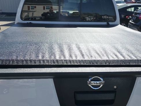 Used 2016 Nissan Frontier SV w/ SV Value Truck Package AWD/4WD image 7