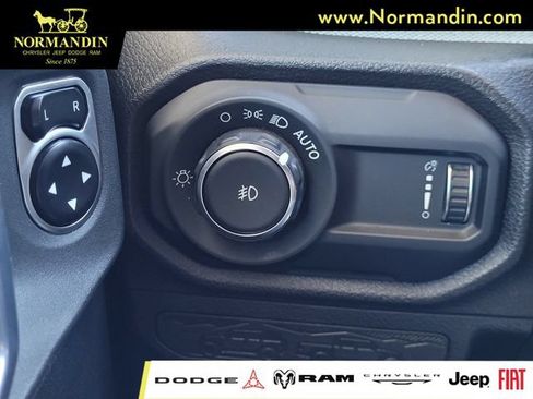 Used 2024 Jeep Wrangler Unlimited Sport AWD/4WD image 14