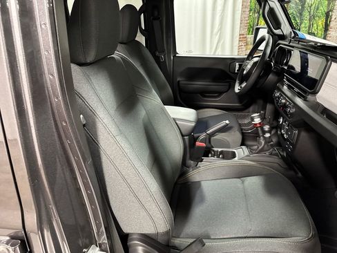 Used 2025 Jeep Wrangler Unlimited Sport AWD/4WD image 32