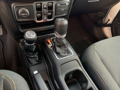 Used 2025 Jeep Wrangler Sport S image 40