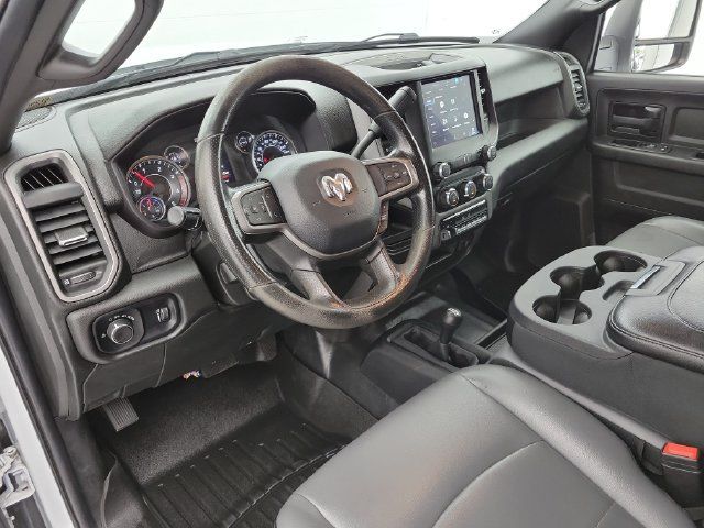 Used 2024 RAM 3500 Tradesman w/ Chrome Appearance Group AWD/4WD image 15