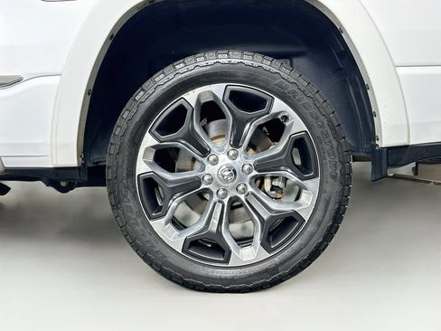 Used 2022 RAM 1500 Limited AWD/4WD image 11