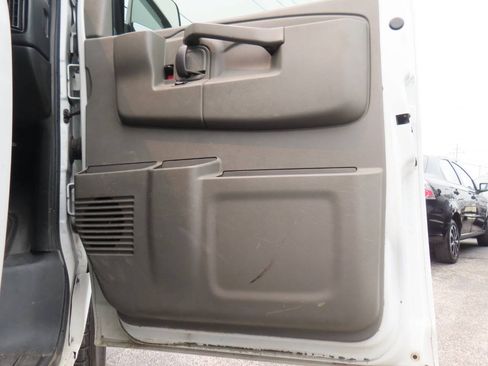 Used 2019 GMC Savana 2500 w/ Driver Convenience Package RWD image 37