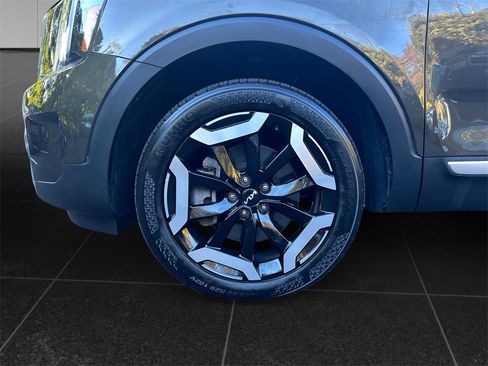 Used 2023 Kia Telluride S image 9