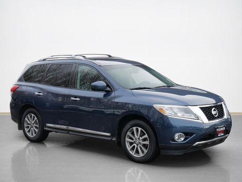 Used 2015 Nissan Pathfinder SL w/ SL Premium Package image 1