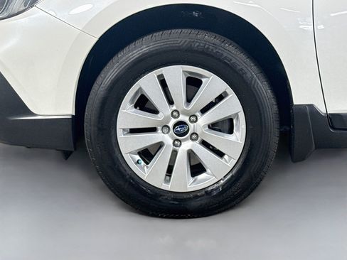 Used 2019 Subaru Outback 2.5i Premium AWD/4WD image 38