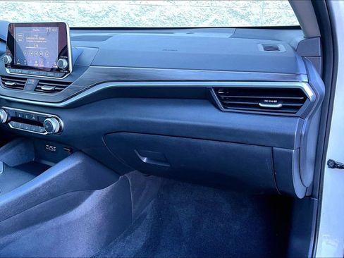 Certified 2025 Nissan Altima 2.5 SV image 16